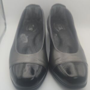 SAS Comfort Flats – Black Leather & Patent Cap Toe – Estimated Size 7